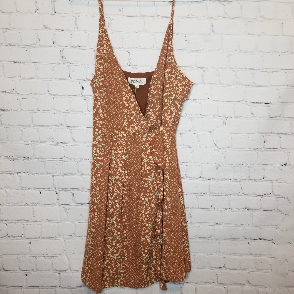 Listicle patchwork Sleeveless wrap dress